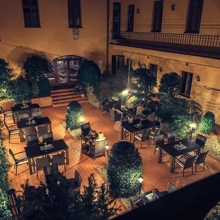 Apartment Poetika