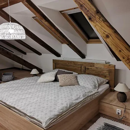 Poetika Апартаменты Прешов