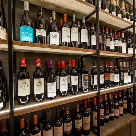 Poetika דירה פרשוב