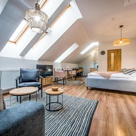 Poetika Apartamento *